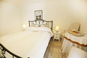 Egyptian cotton sheets, Select Comfort beds, minibar, in-room safe - Villa Triana (Zadar)