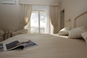Deluxe Double Room, Balcony, Sea View | Egyptian cotton sheets, Select Comfort beds, minibar, in-room safe