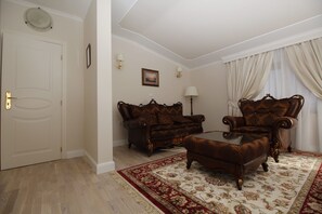 Premium Double Room, Balcony, Sea View | Living area