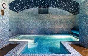 Sauna, body treatments, aromatherapy, hot stone massages