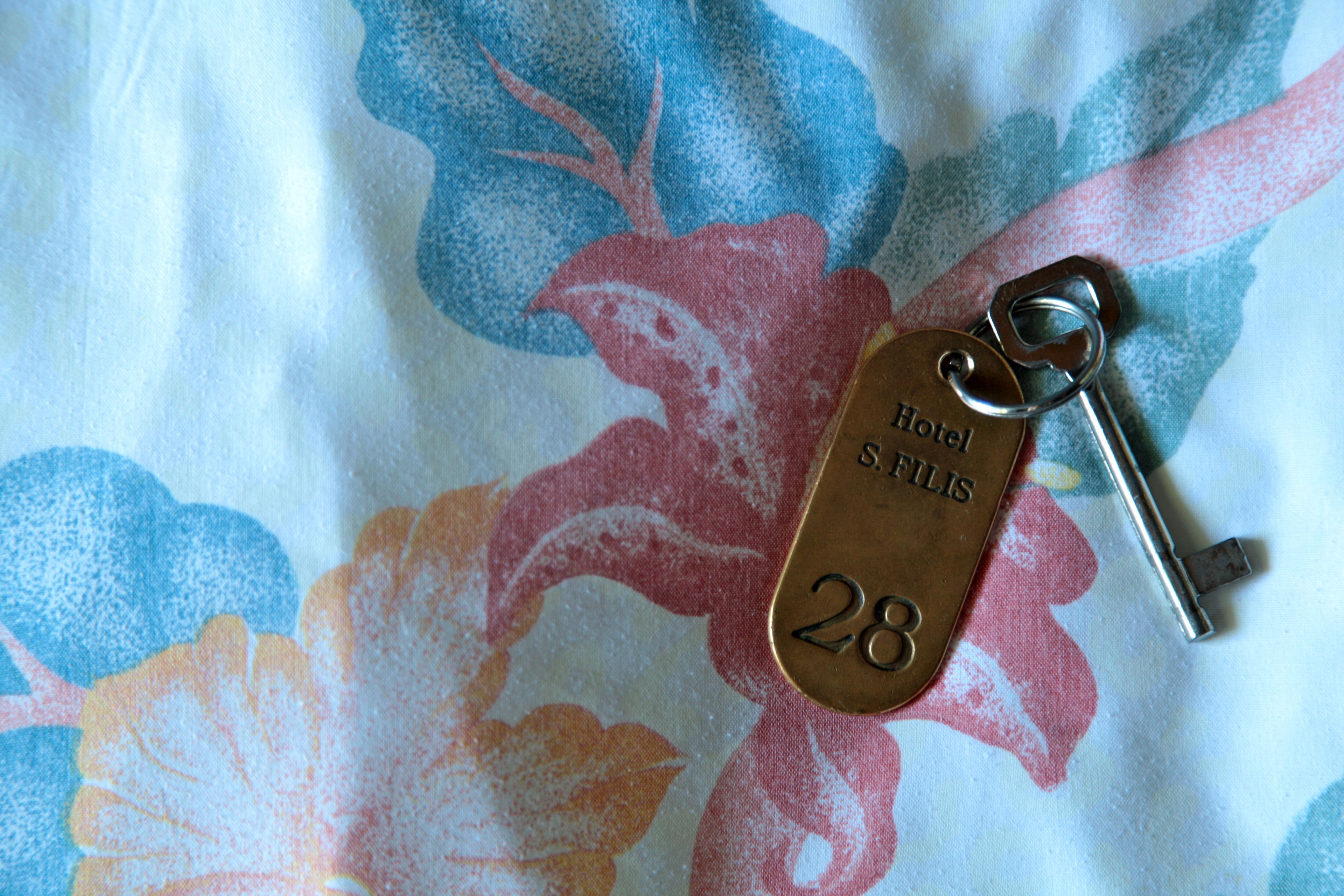 premium bedding, in-room safe, desk, free wifi