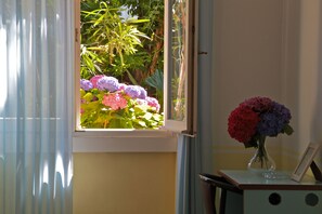 Premium bedding, in-room safe, desk, free WiFi - San Filis (San Felice del Benaco)