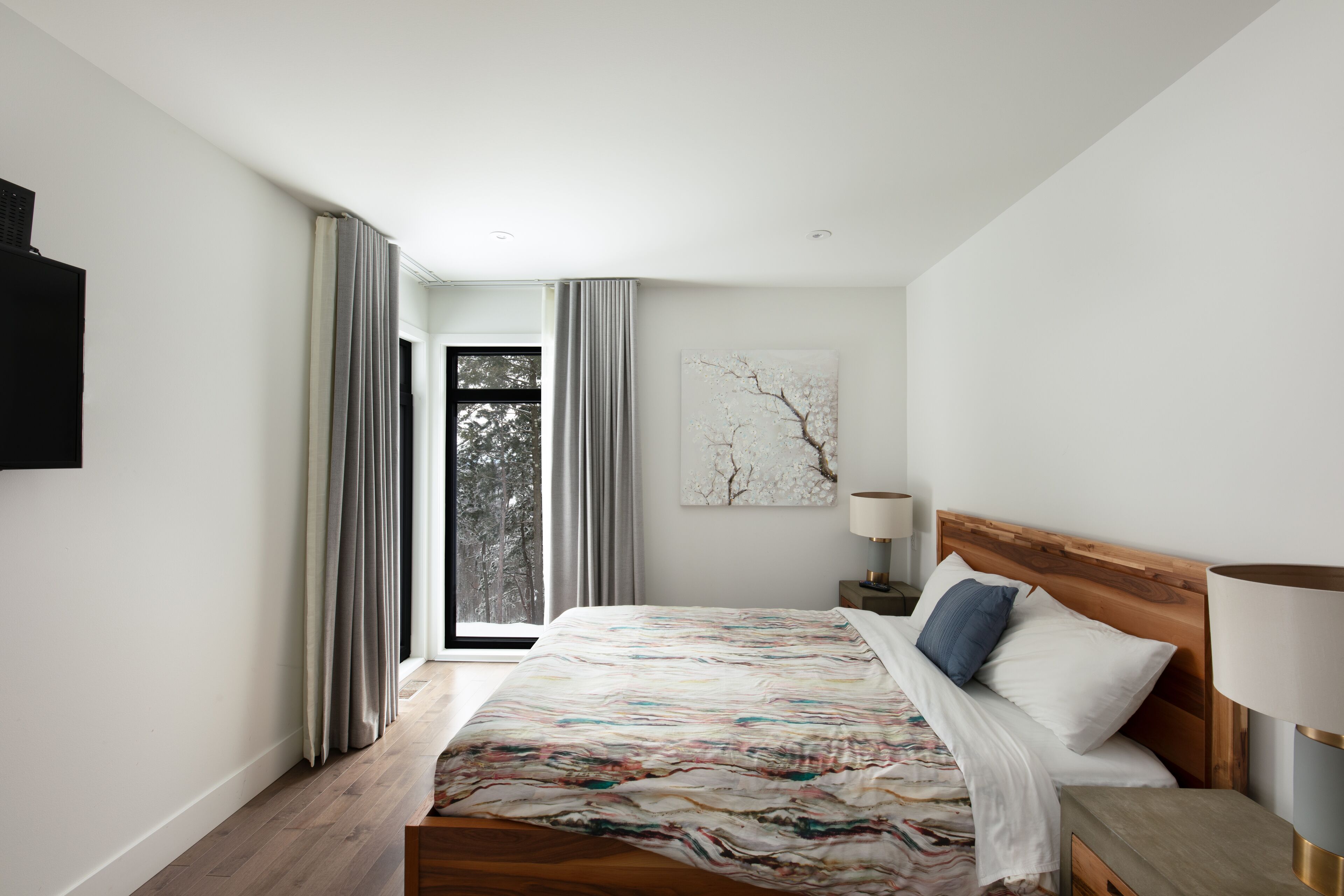 deluxe chalet | 1 bedroom, desk, blackout curtains, iron/ironing board