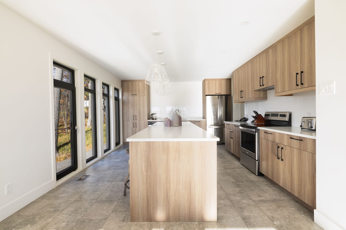 deluxe chalet | private kitchen | fridge, coffee/tea maker