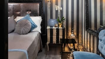 Deluxe Room, City View | 1 bedroom, down duvets, in-room safe, desk