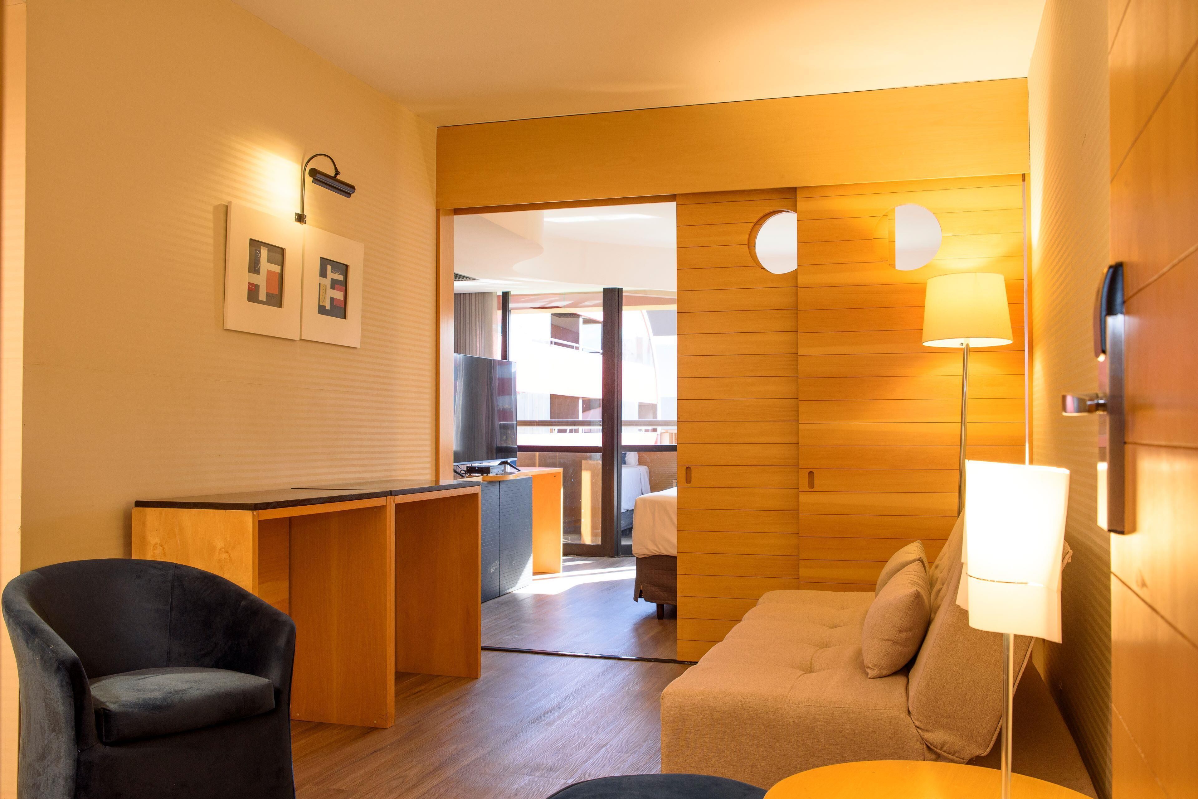 minibar, in-room safe, desk, laptop workspace