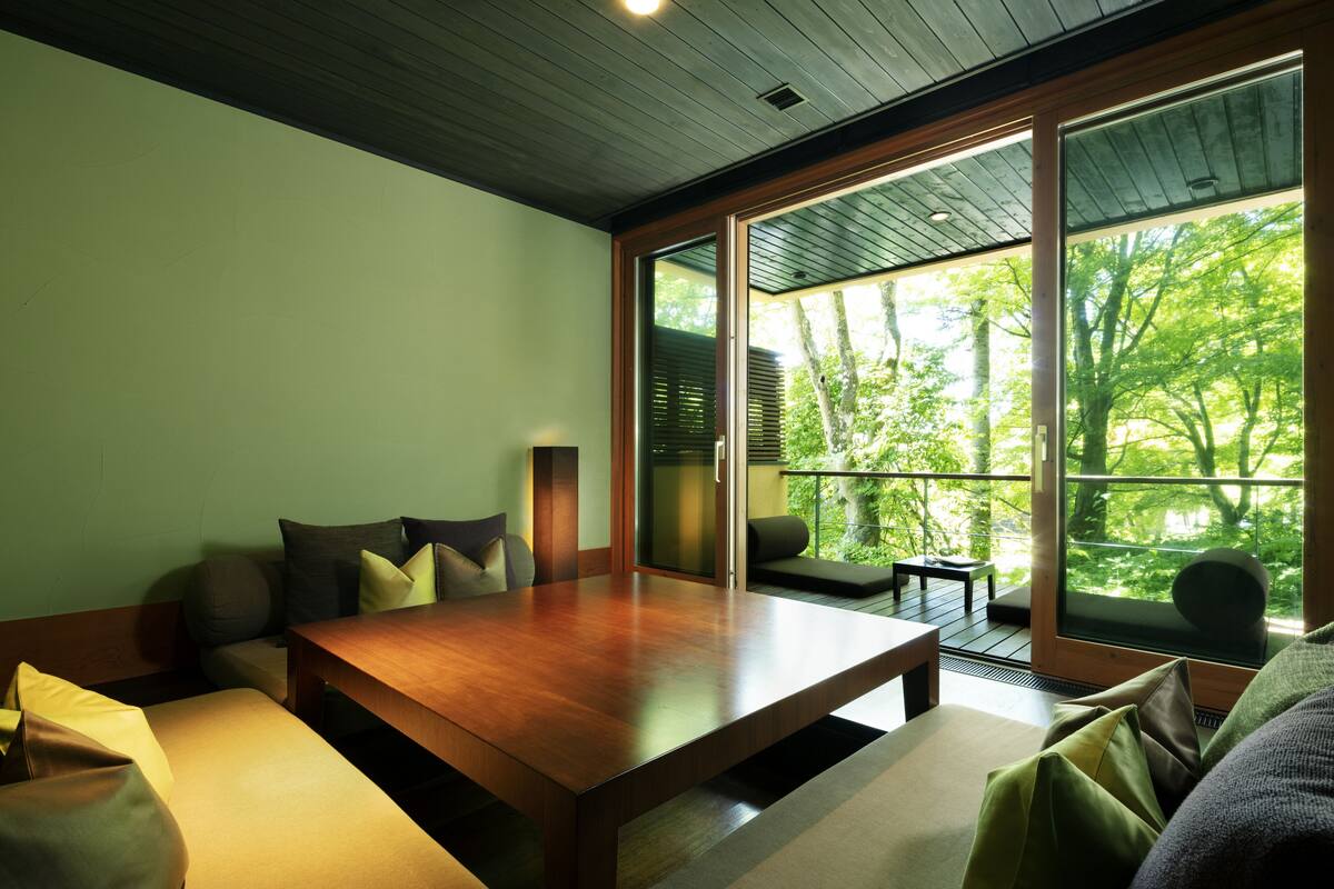 ห้องสวีท, วิวภูเขา (1F, Yamaroji) | ห้องนั่งเล่น | พื้นอุ่น