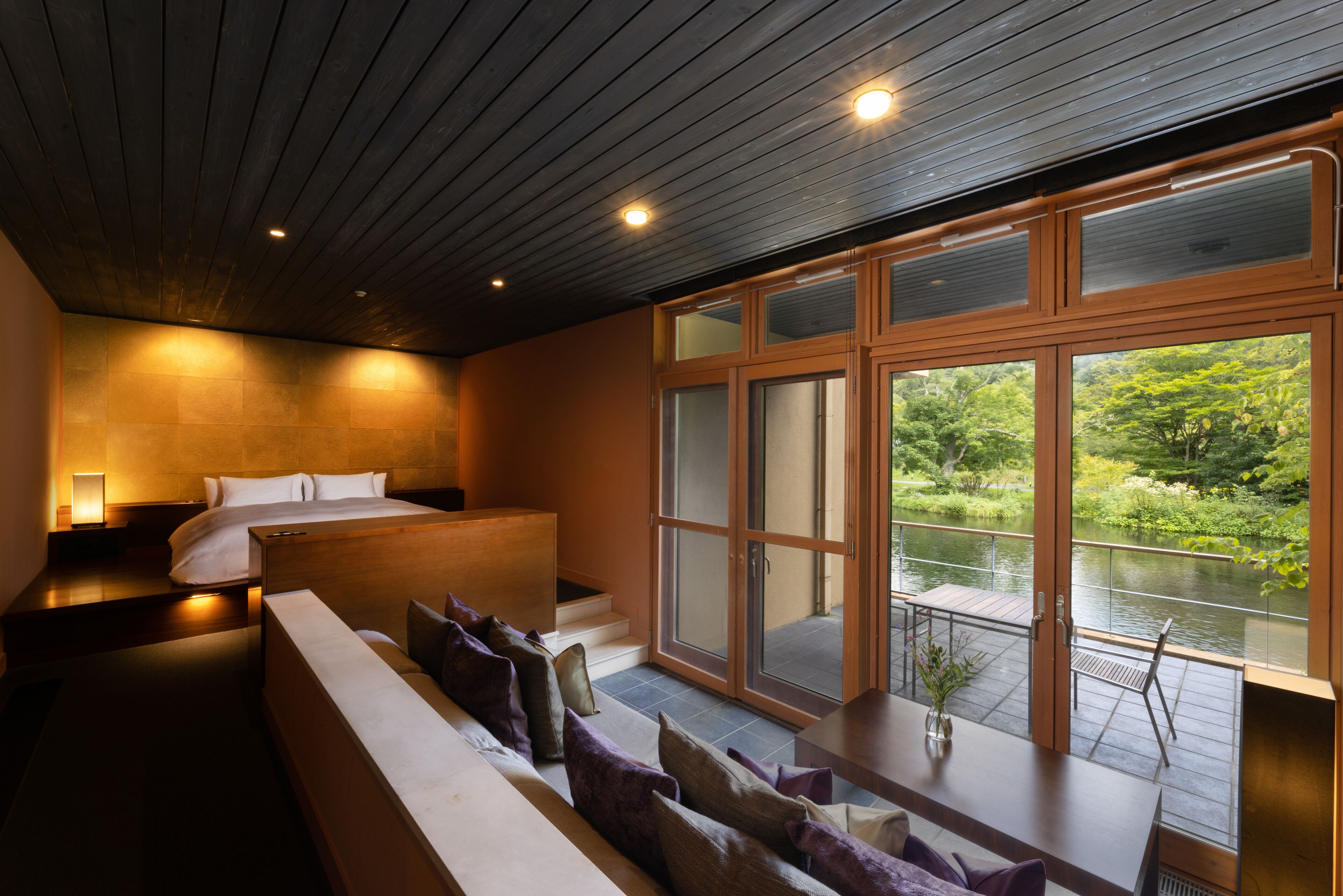 Mizunami (Water Side King)  | Premium bedding, minibar, in-room safe, desk