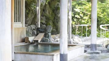 Un sauna, aromaterapia, masajes de tejido profundo