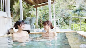 桑拿、芳香疗法、深层组织按摩、身体磨砂、面部护理