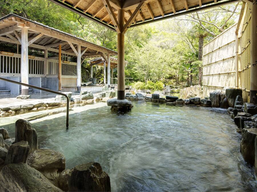 Un sauna, aromaterapia, masajes de tejido profundo