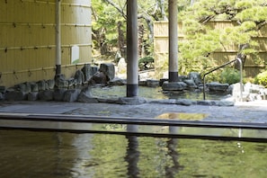 Sauna, aromatherapy, deep-tissue massages, body scrubs, facials - Fushioukaku (Ikeda)