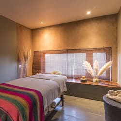 Sauna, hot tub, body treatments, facials, 4 treatment rooms, massages