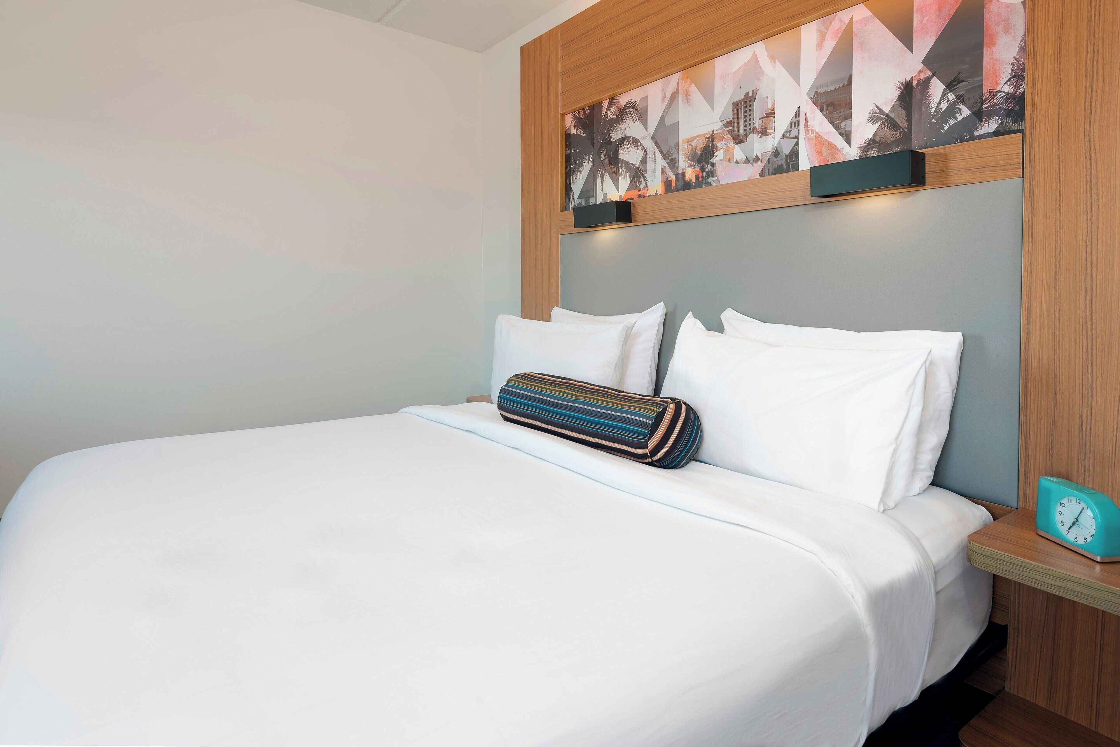 aloft, room, 1 king bed, non smoking | down duvets, in-room safe, desk, iron/ironing board