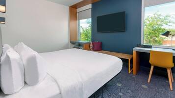 Down comforters, in-room safe, desk, iron/ironing board