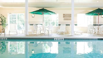 Una piscina cubierta
