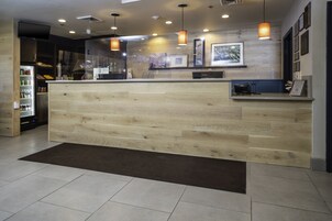 Mostrador para check-in y check-out