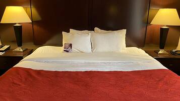 Skrivebord, strykejern/-brett og wi-fi (inkludert)