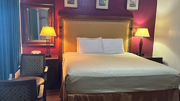 Escritorio, wifi gratis y ropa de cama