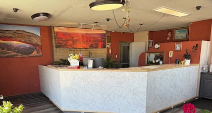 Canyonlands Motor Inn