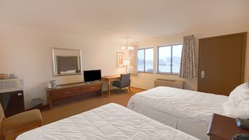 客房, 2 張標準雙人床, 非吸煙房 | 書桌、熨斗/熨衣板、免費無線上網、床單