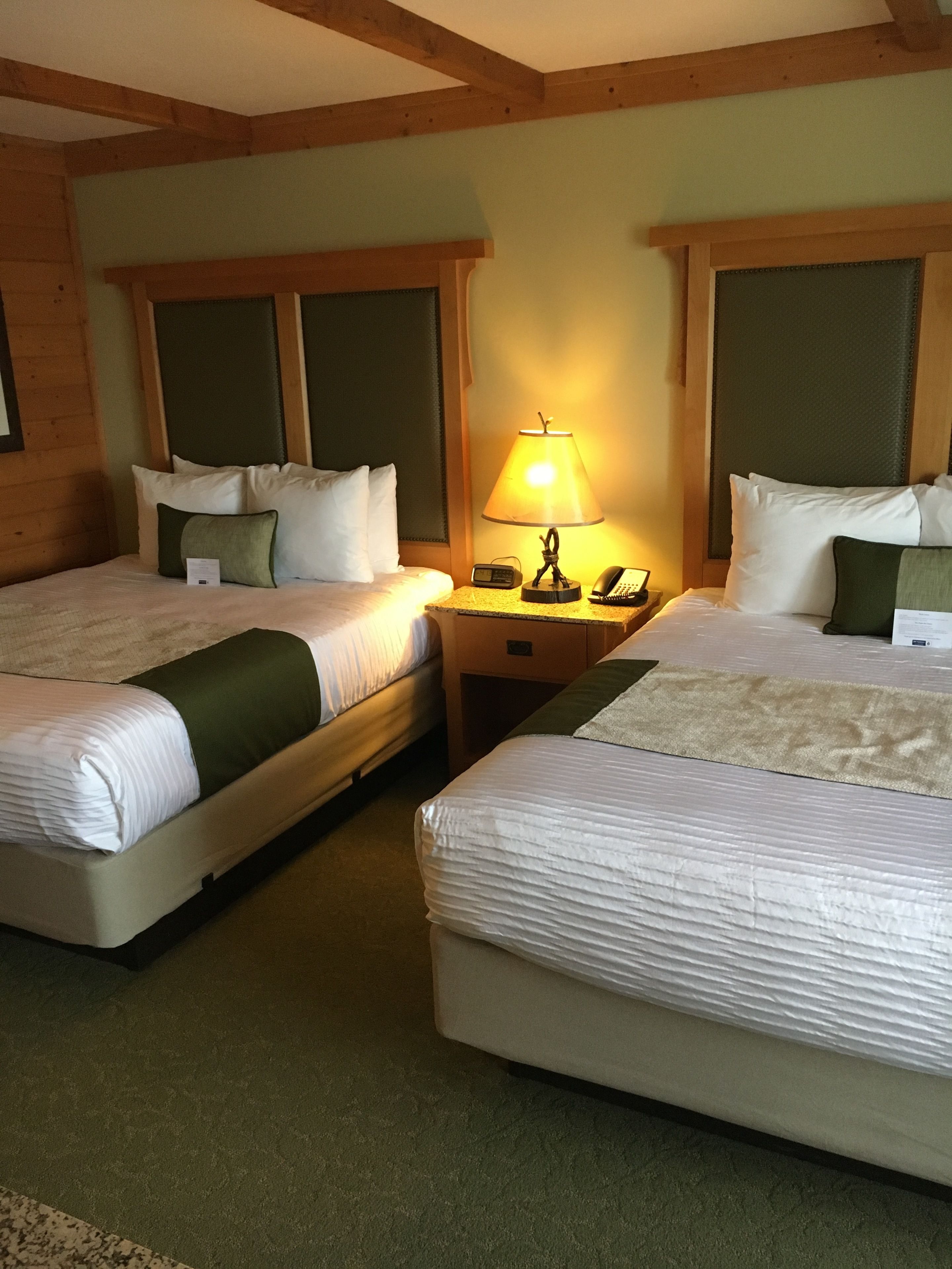 1 bedroom, premium bedding, desk, laptop workspace