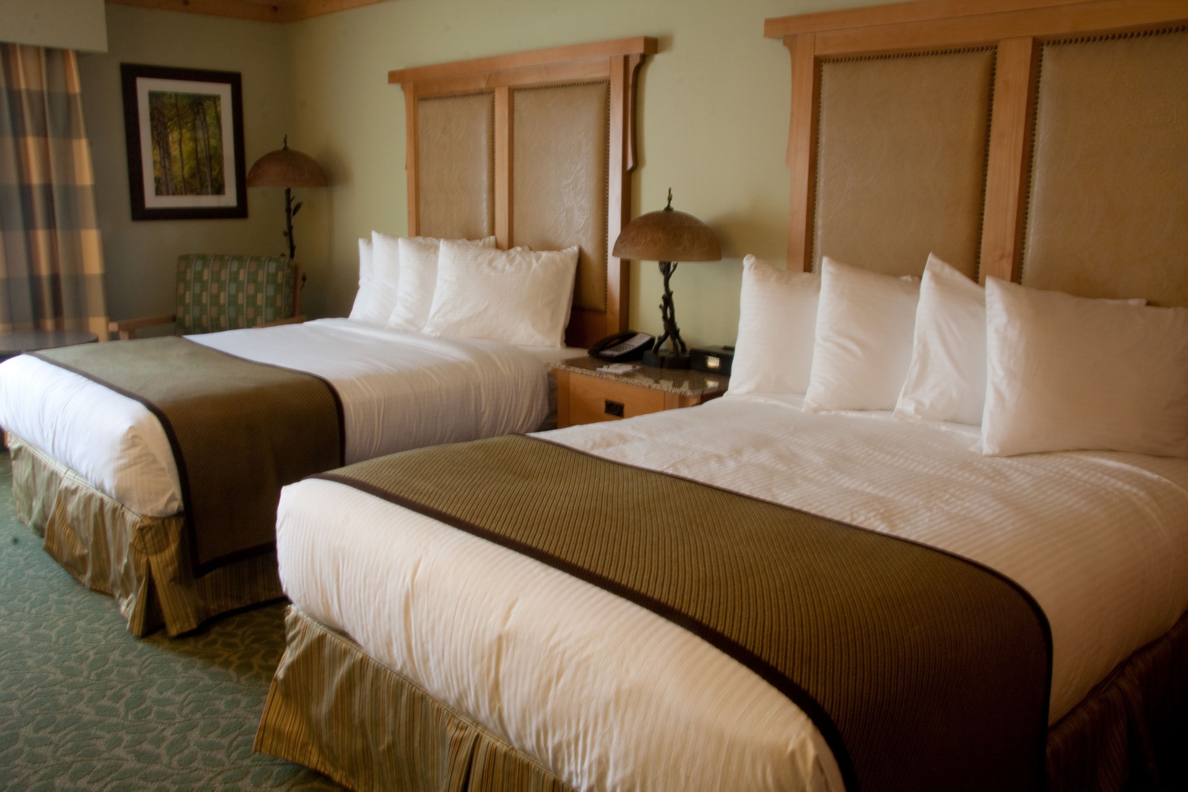 1 bedroom, premium bedding, desk, laptop workspace