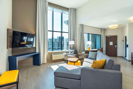 Premium bedding, pillowtop beds, in-room safe, desk