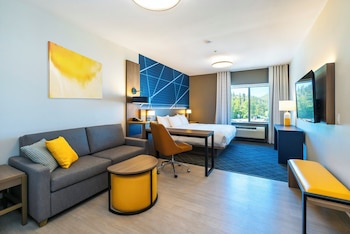 Comfort Suites Kelowna