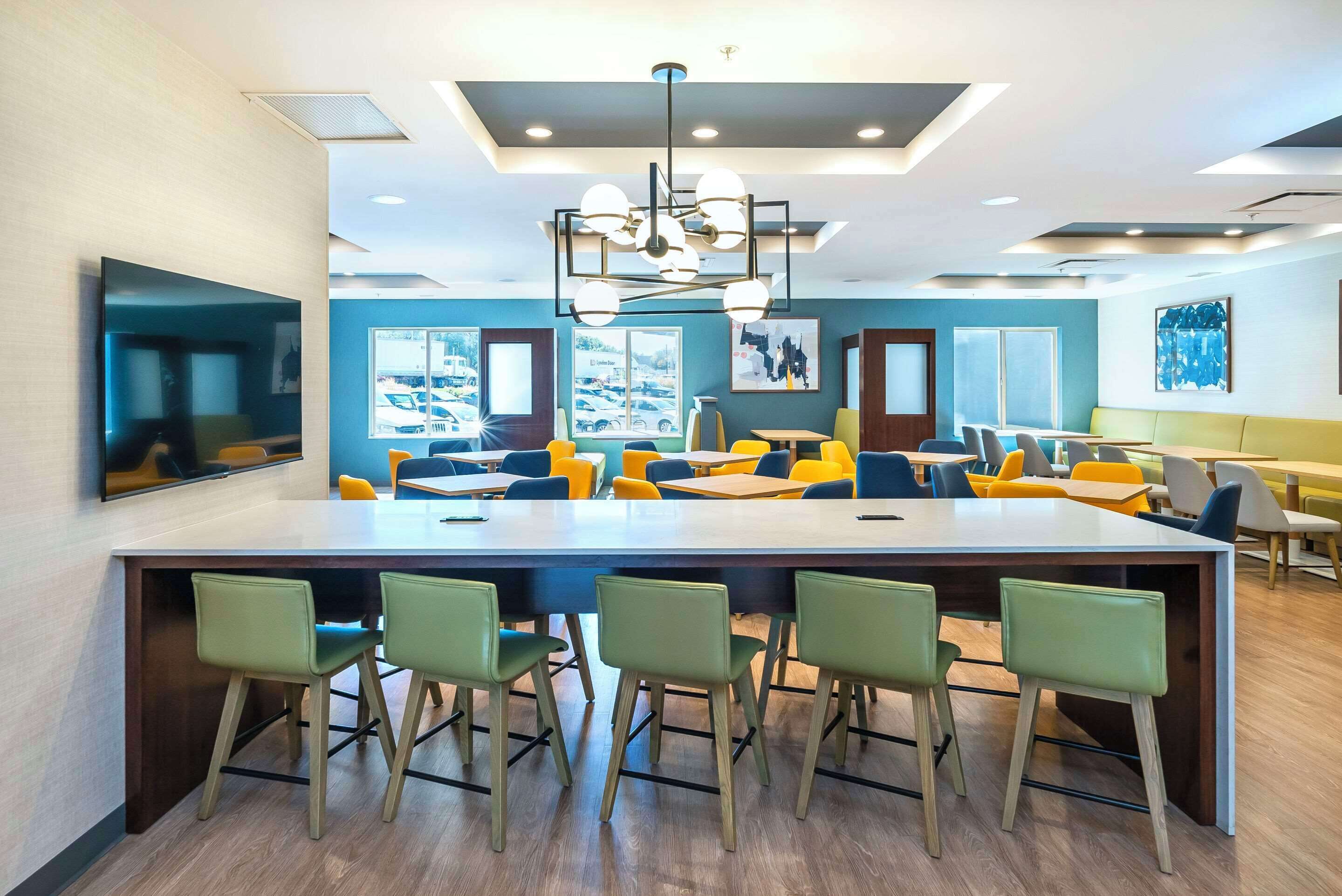 free daily on-the-go breakfast