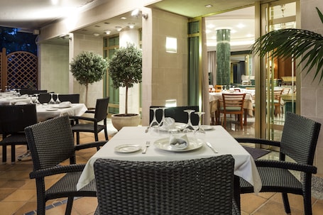 Breakfast, lunch, dinner served; Mediterranean cuisine, pool views . S'Argamassa Boutique Hotel