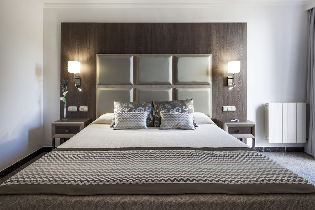 grand suite | minibar, in-room safe, desk, blackout curtains