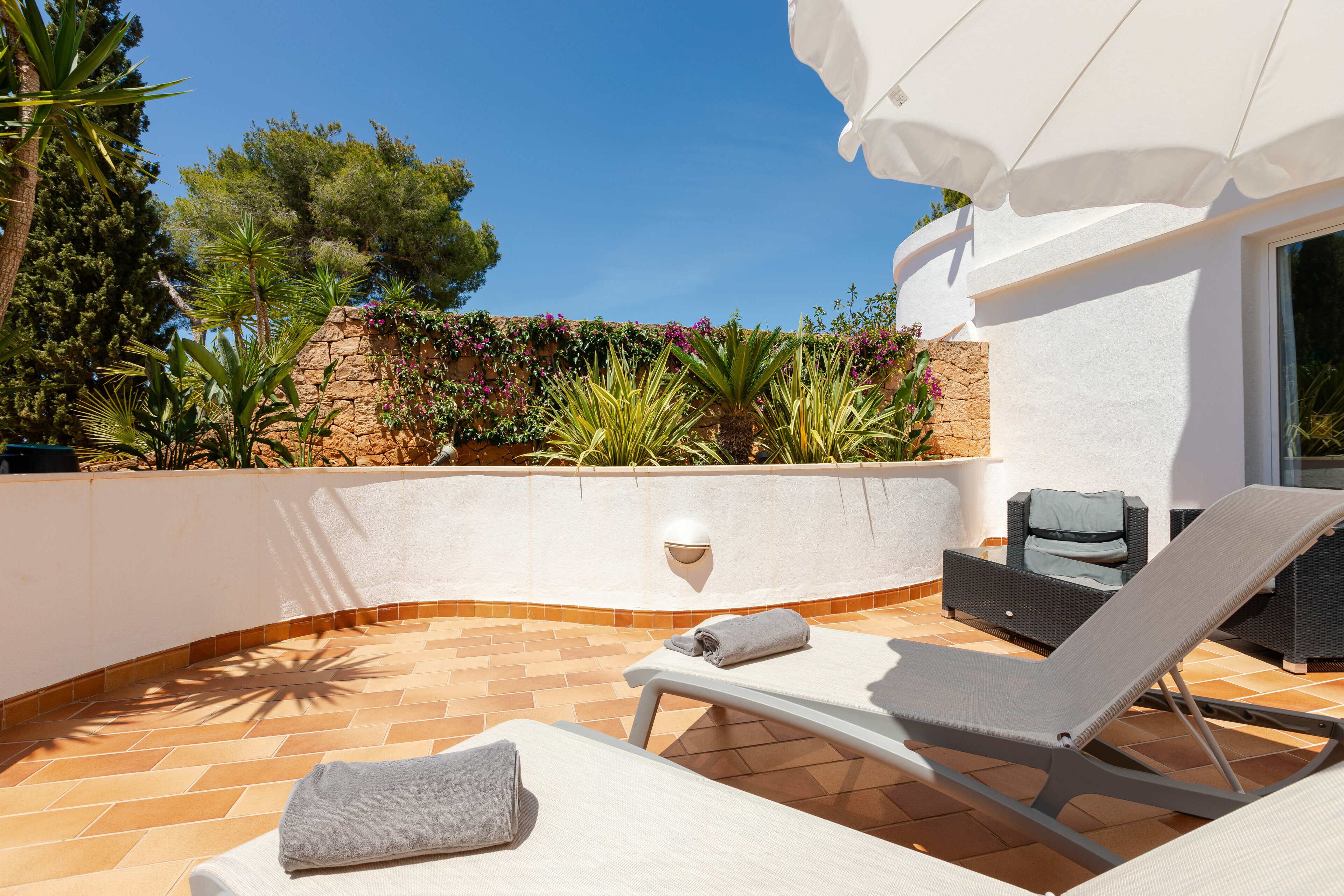 minibar, in-room safe, desk, blackout curtains