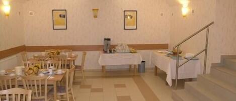 Petit déjeuner buffet compris