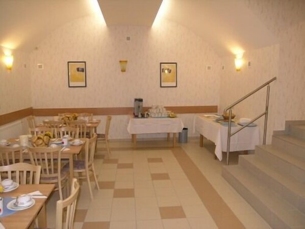 Free buffet breakfast - Hotel Stalehner (Vienna)
