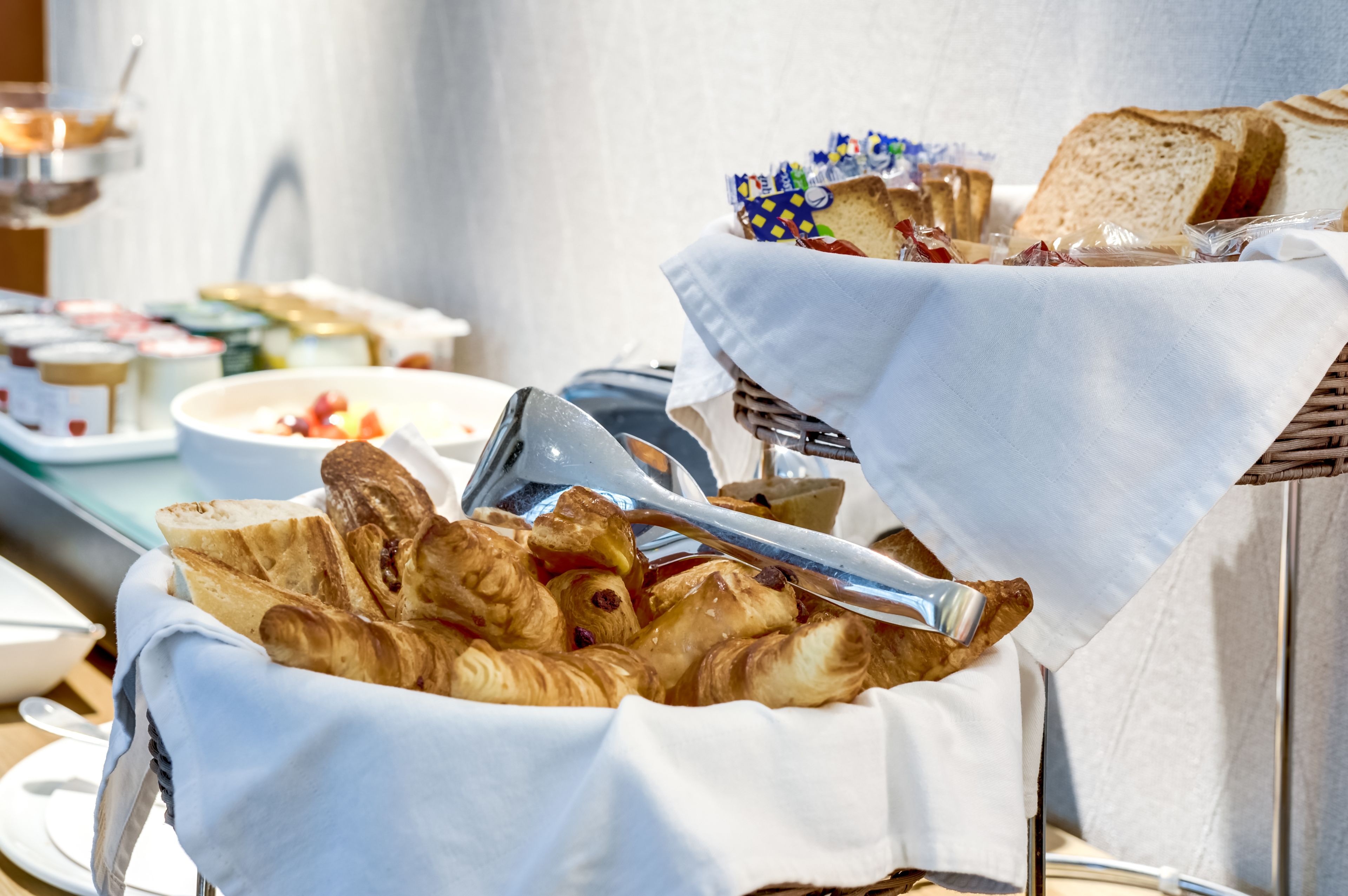 daily continental breakfast (eur 17 per person)