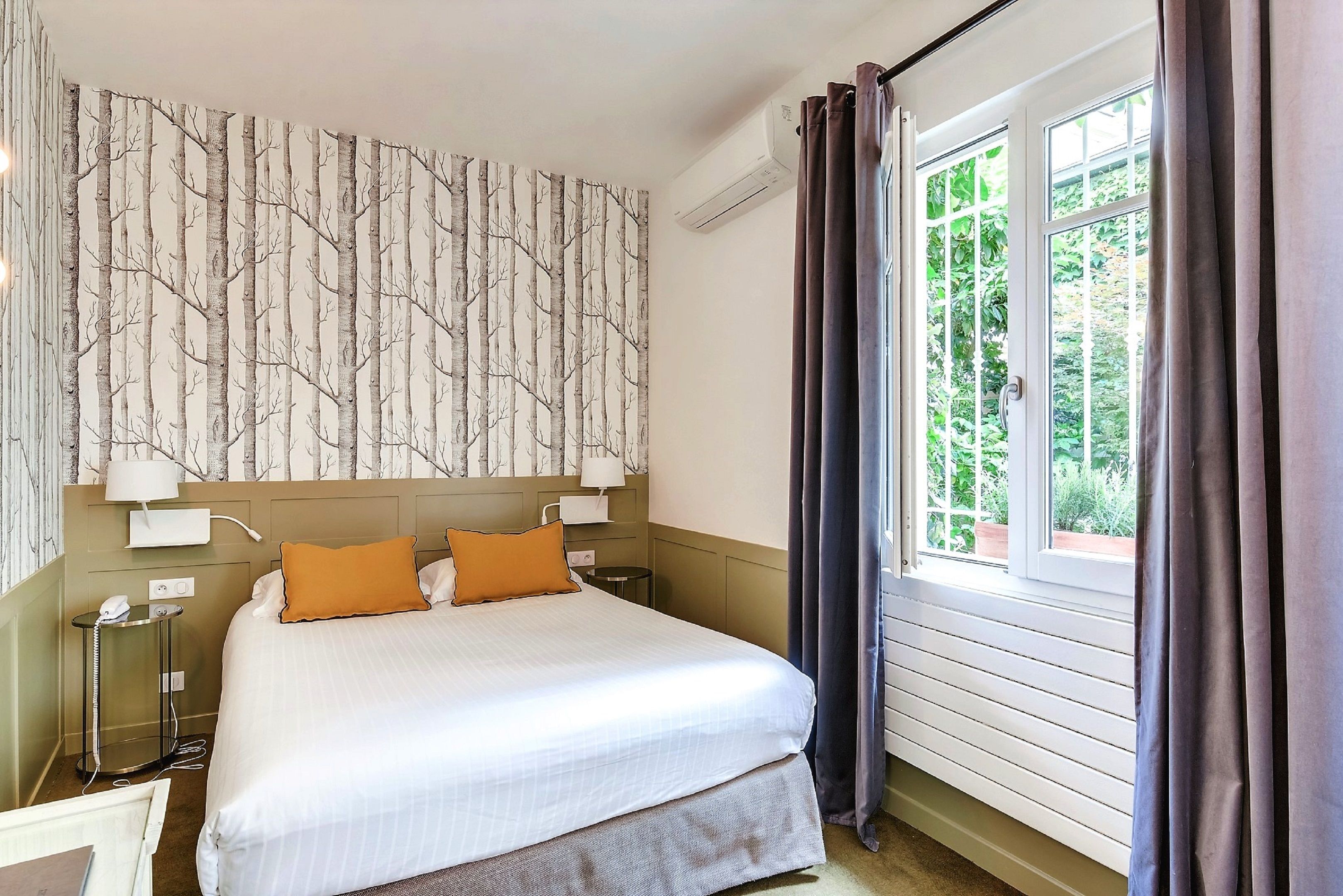 superior double room | in-room safe, desk, soundproofing, free wifi