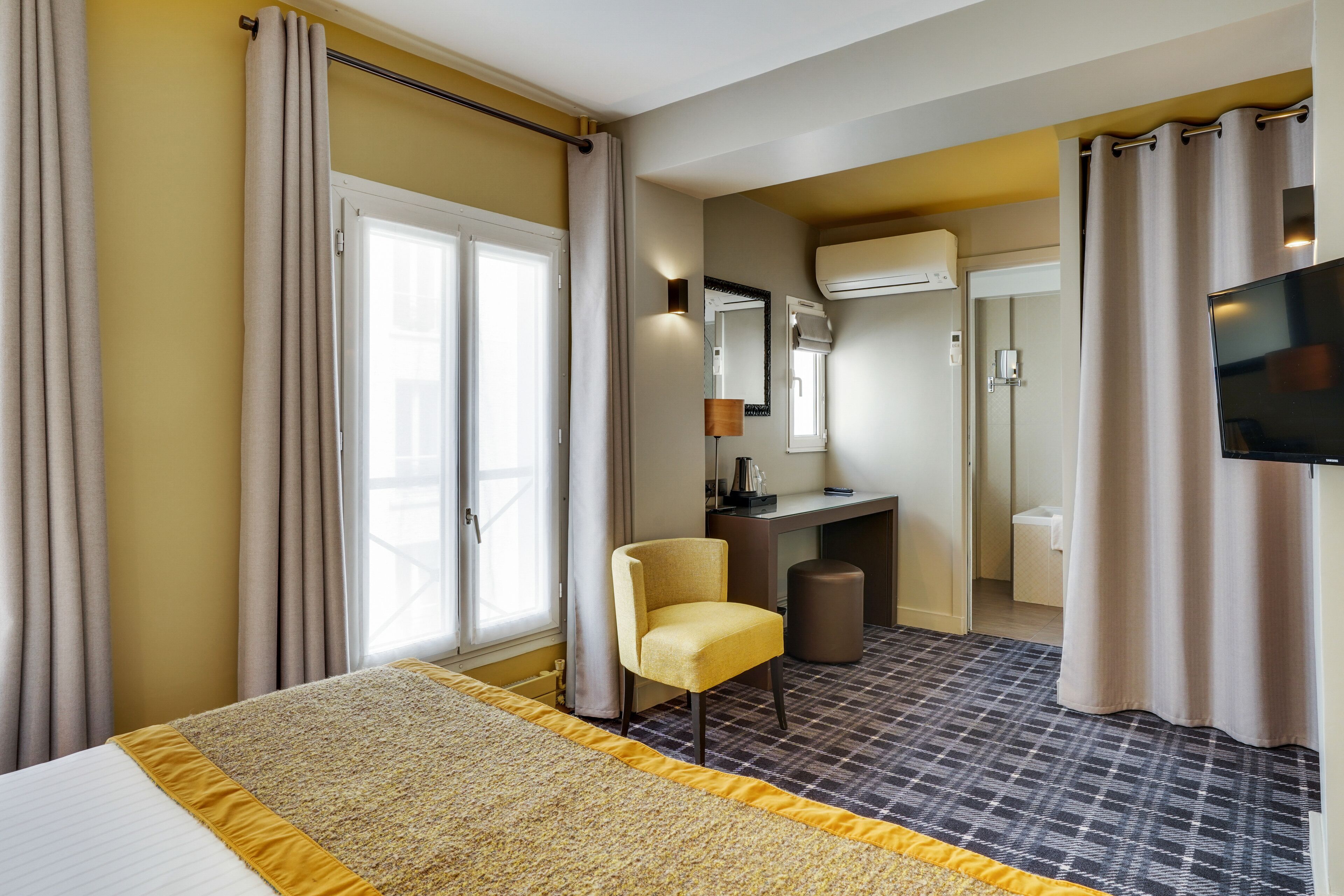superior double room | in-room safe, desk, soundproofing, free wifi