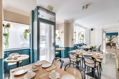Hotel Passy Eiffel - Image 4