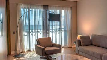 Minibar, coffres-forts dans les chambres, ameublement personnalisé