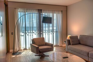 Minibar, coffres-forts dans les chambres, ameublement personnalisé