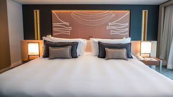 Deluxe-Zimmer, 1 King-Bett | Minibar, Zimmersafe, individuell eingerichtet, Verdunkelungsvorhänge