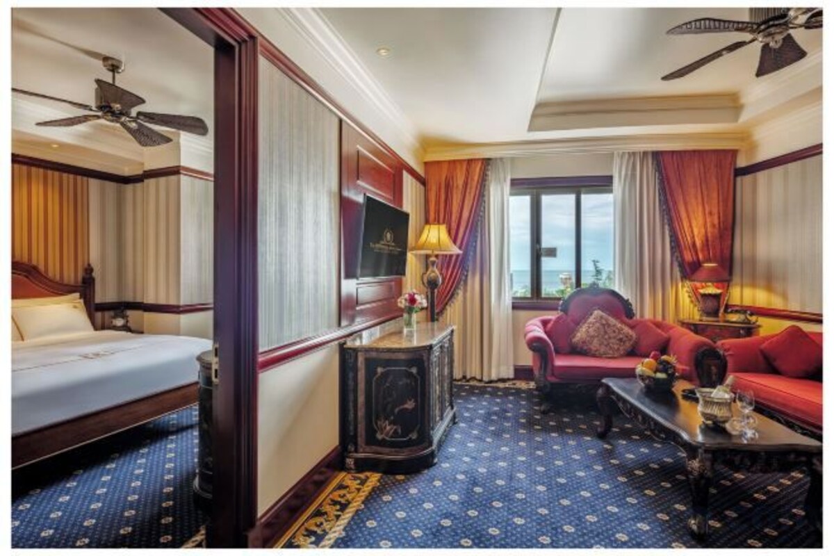 Premium bedding, pillowtop beds, minibar, in-room safe