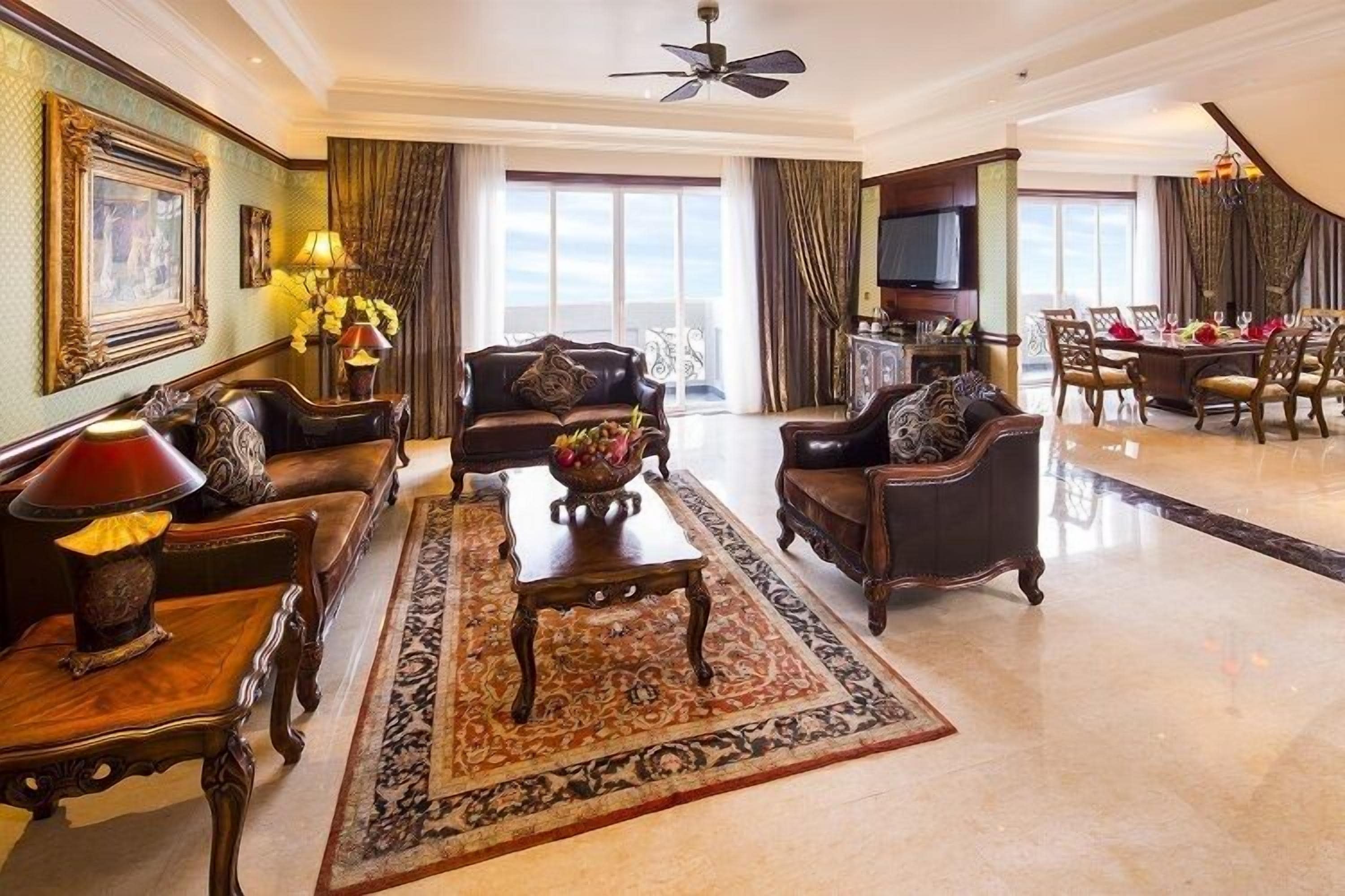Heritage Imperial Suite | Living area | TV