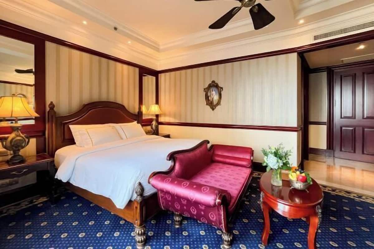 1 bedroom, premium bedding, pillow-top beds, minibar