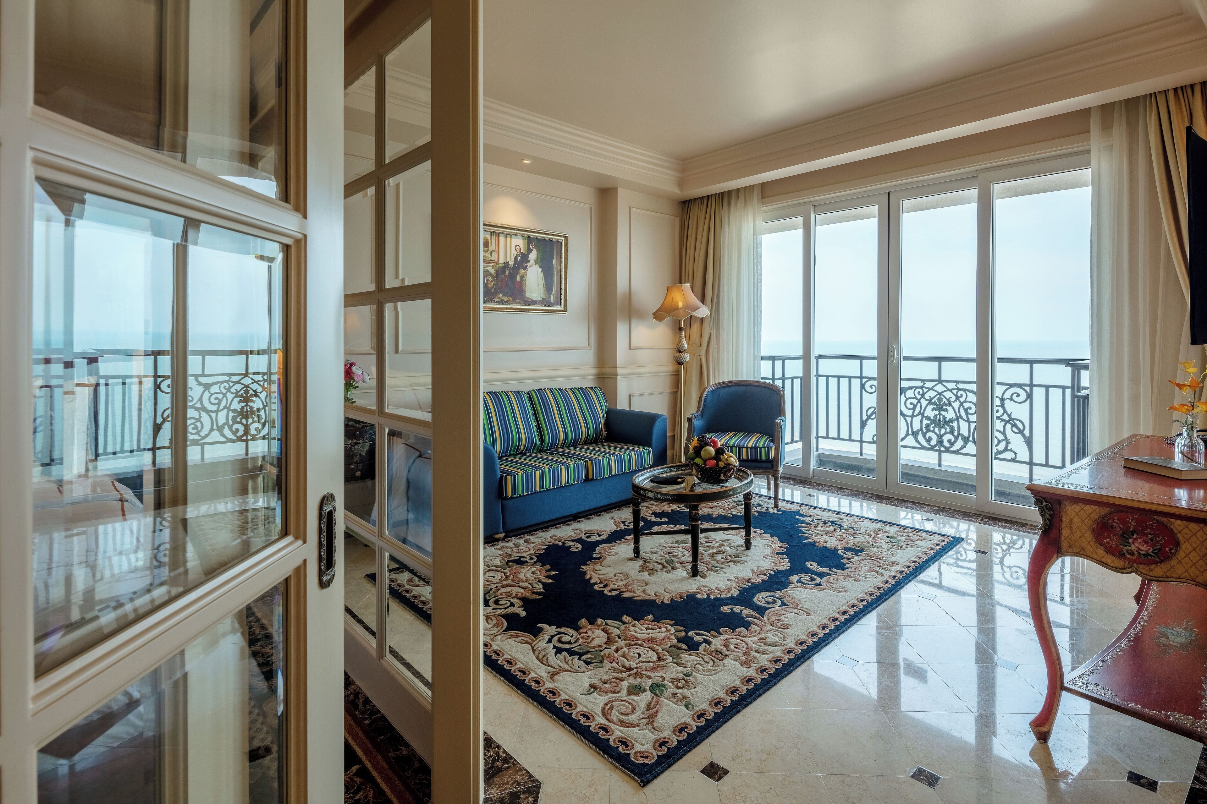 residence 2 bedrooms suite ocean view | living room | tv