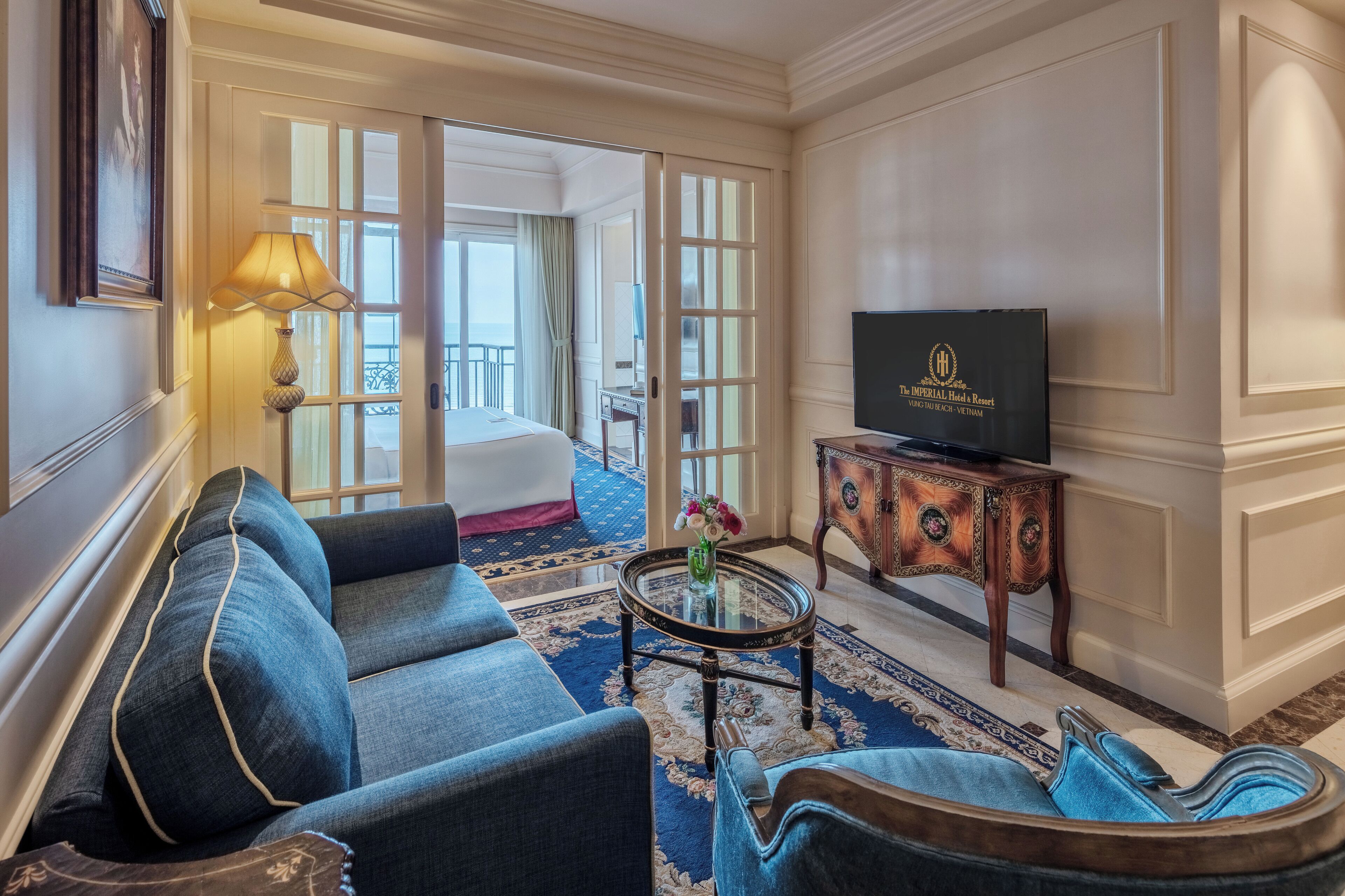 residence suite | living area | tv