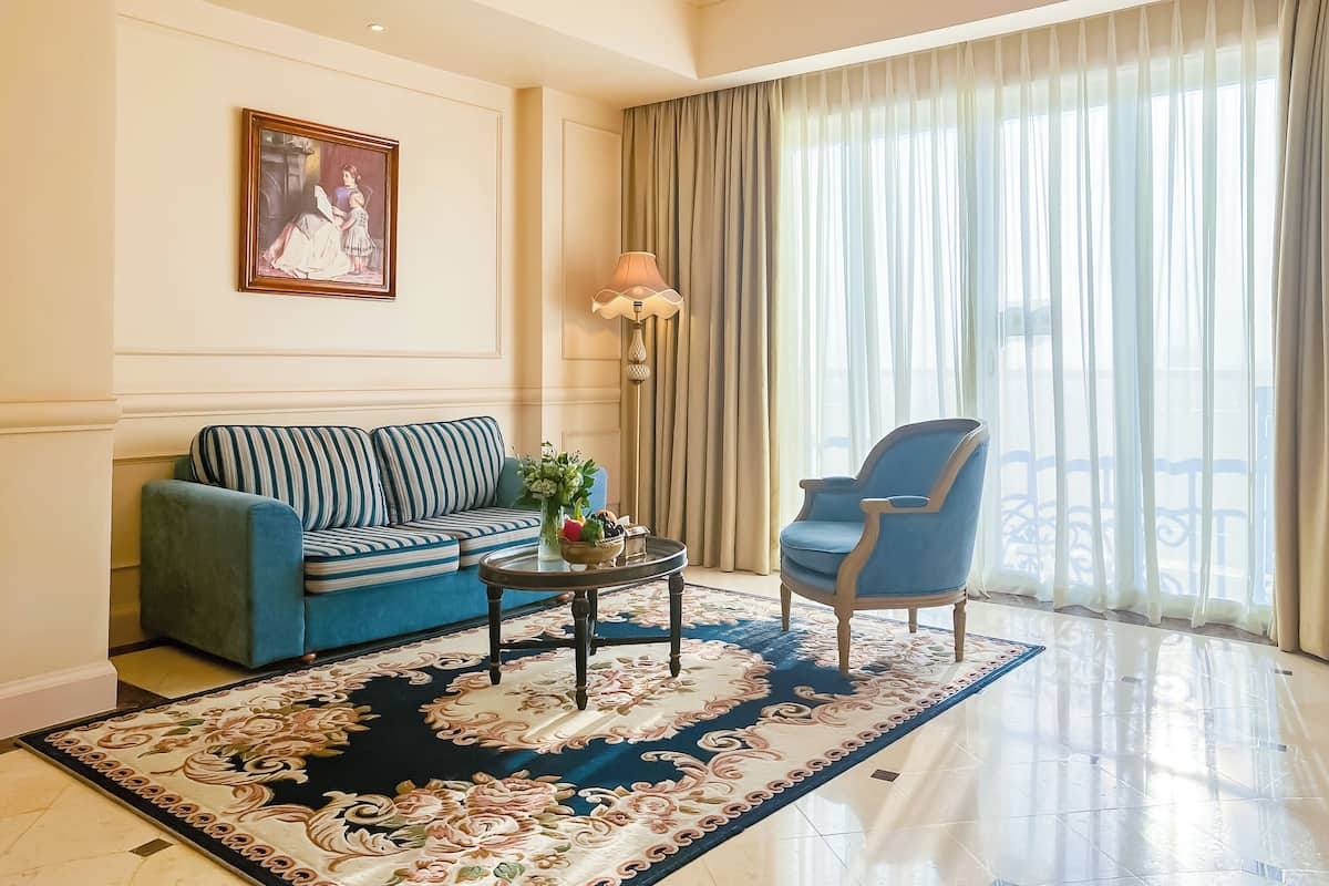 Grand Residence Twin | Living area | TV