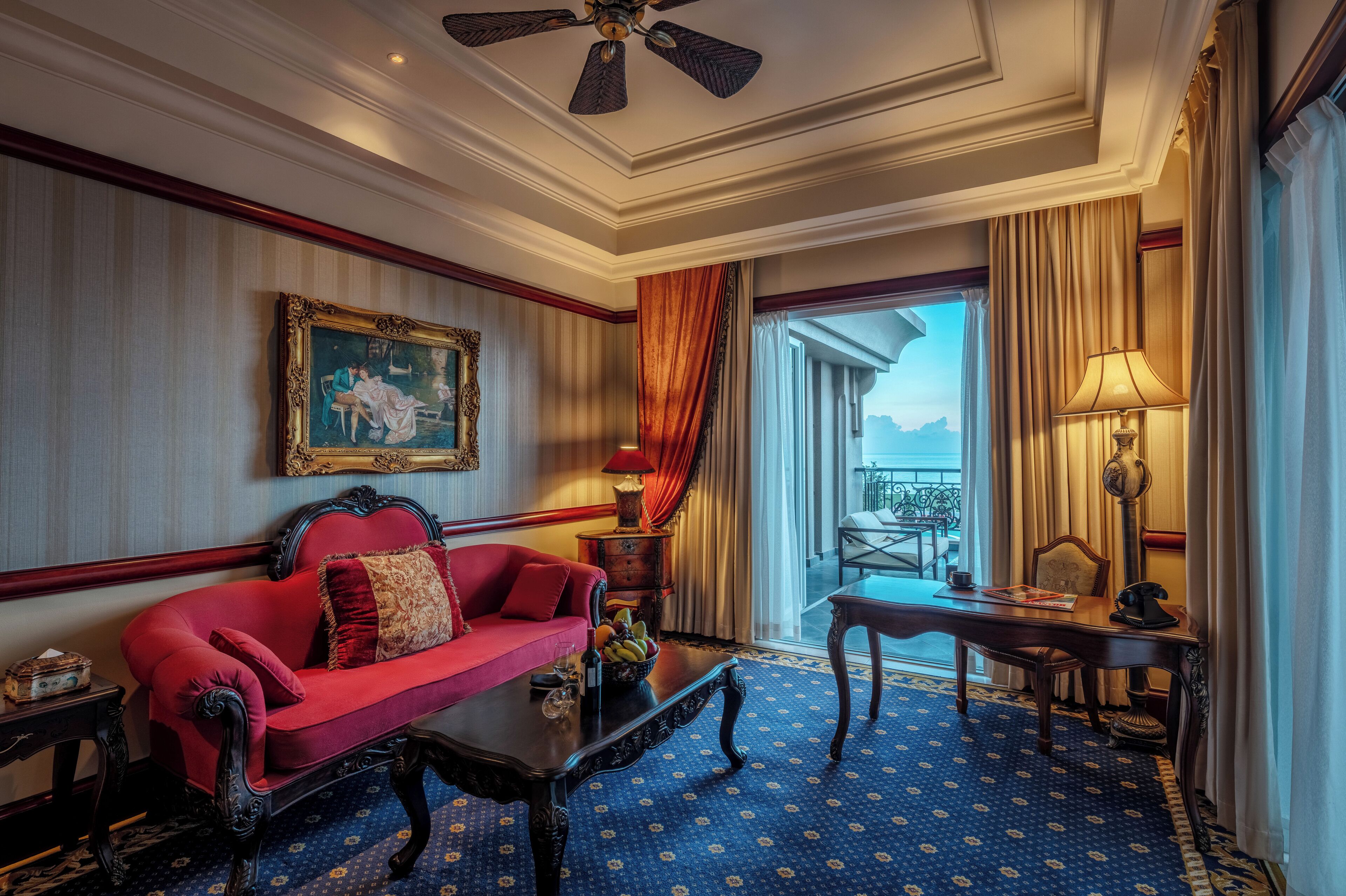 heritage suite ocean view | living area | tv