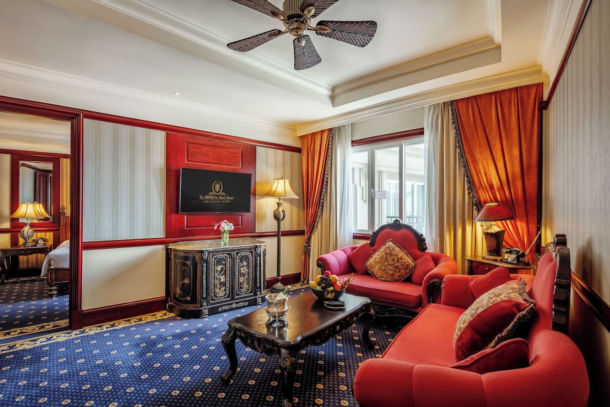 Heritage Deluxe Family | Living room | TV